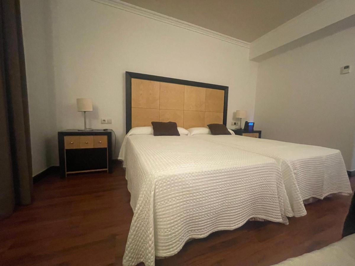 Hotel Las Cabanas Peñaranda de Bracamonte Eksteriør billede